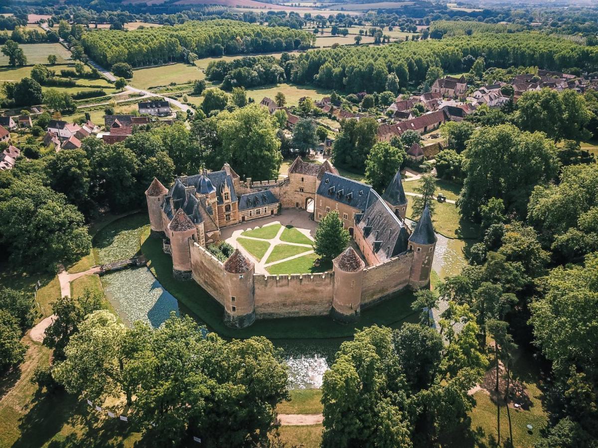 Chateau D'Ainay-Le-Vieil Luaran gambar