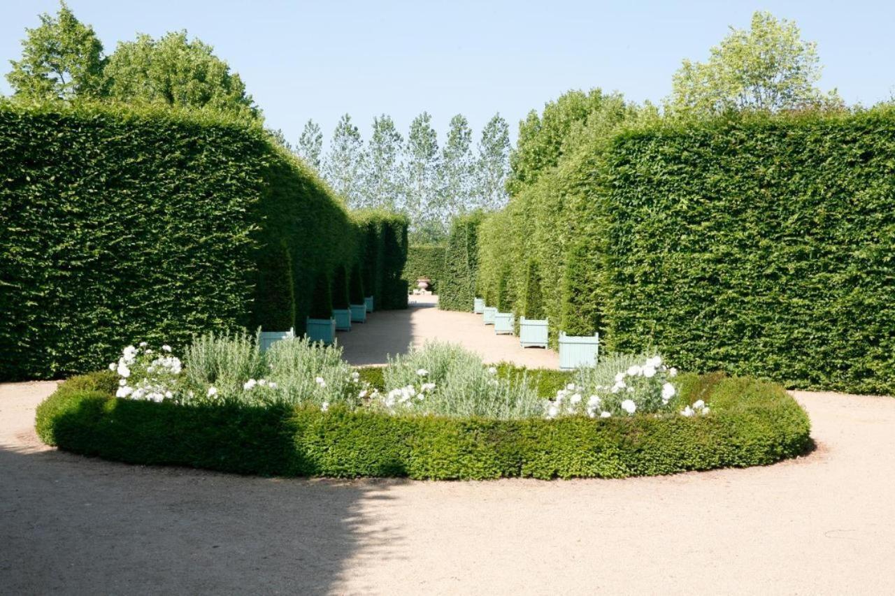 Chateau D'Ainay-Le-Vieil Luaran gambar